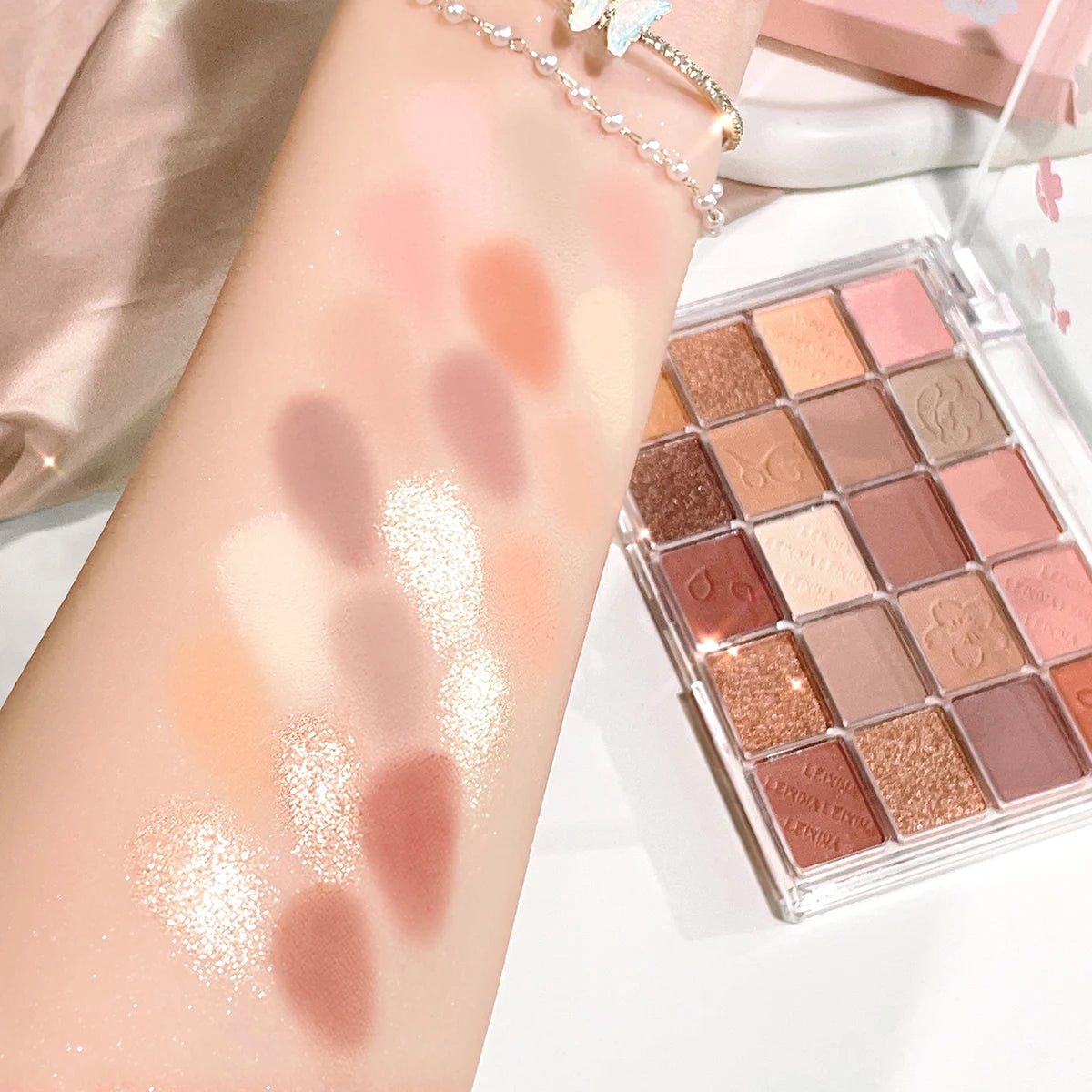 20-Color Eyeshadow Palette with Glitter